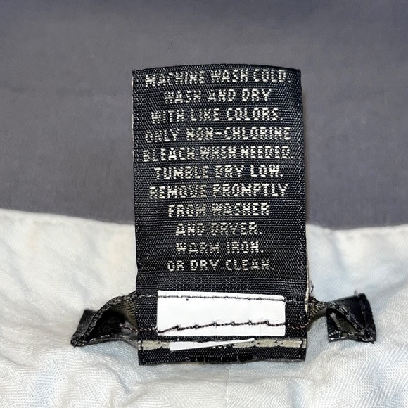 Banana Republic pants, stretch style, gray with pockets on front and back - Picture 10 of 10